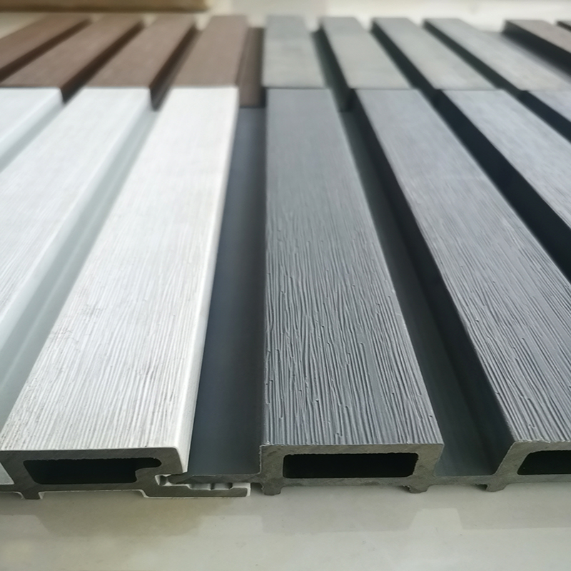 Panneaux muraux WPC blancs faciles &agrave; installer