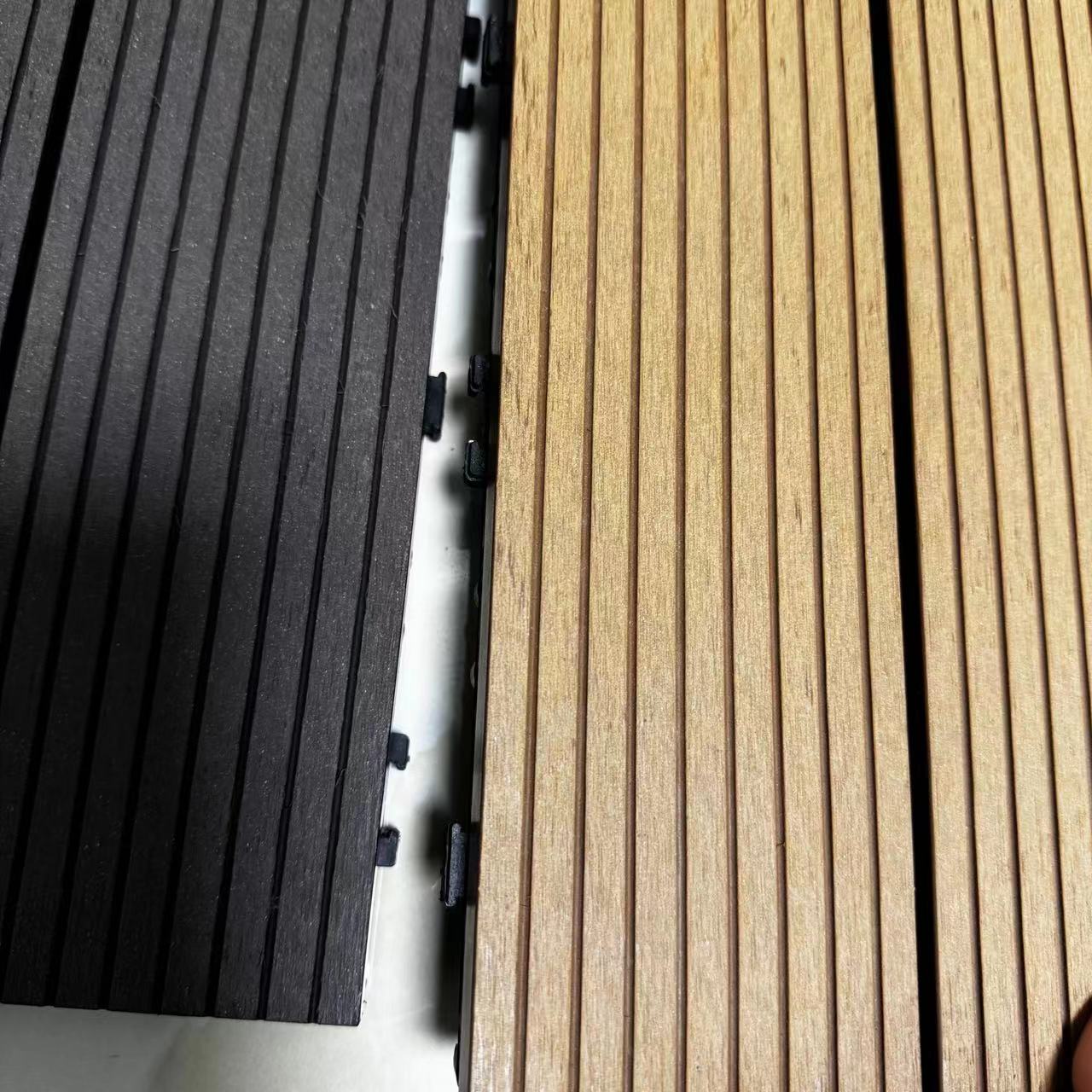 Tuiles WPC ext&eacute;rieures imbriqu&eacute;es bricolage