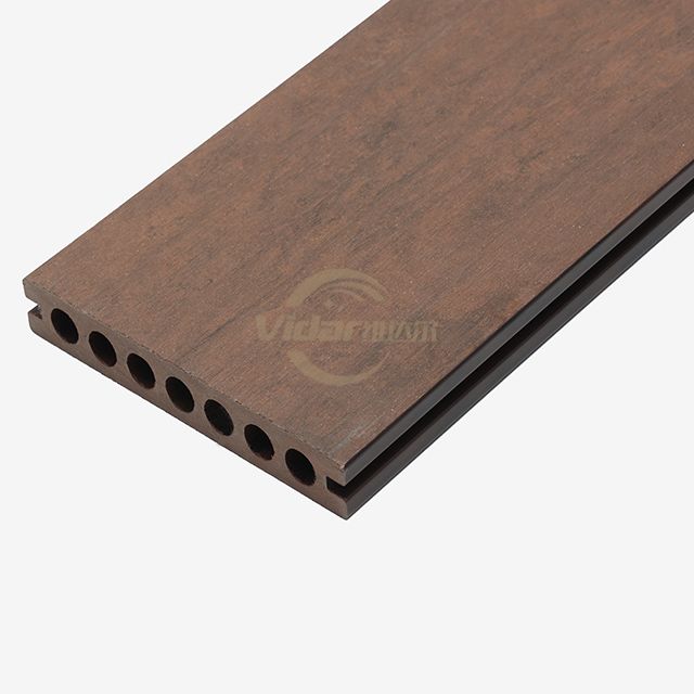 Platelage WPC antidérapant résistant aux UV de 140x22mm pour terrasse composite écologique sans entretien de jardin depuis plus de dix ans