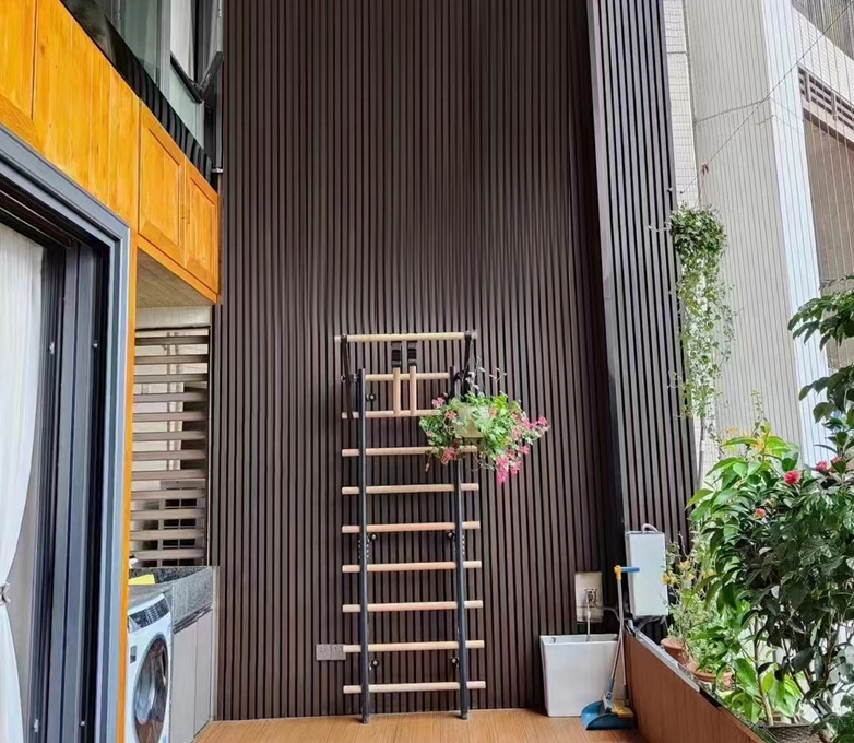 Panneau WPC pour le mur à l'extérieur