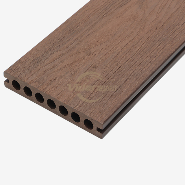 140x22mm 7 trous Type classique WPC platelage creux extérieur couleur marron traditionnel Wpc Deckiing pour une utilisation extérieure