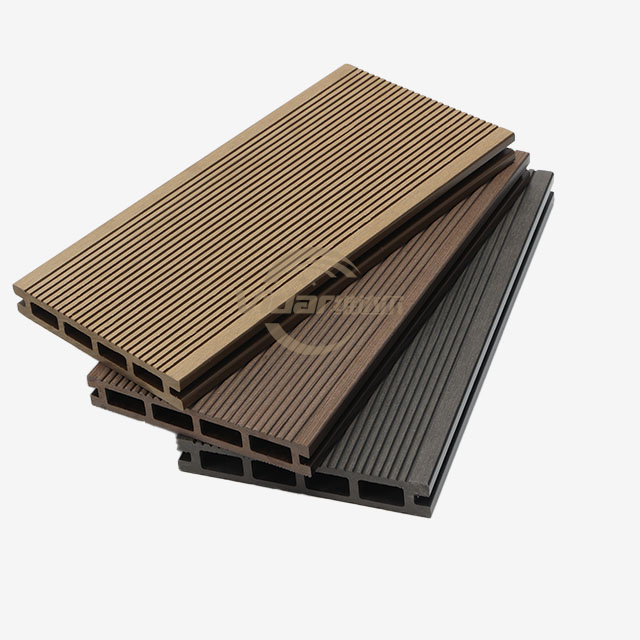 Comment installer les étapes de terrasse WPC