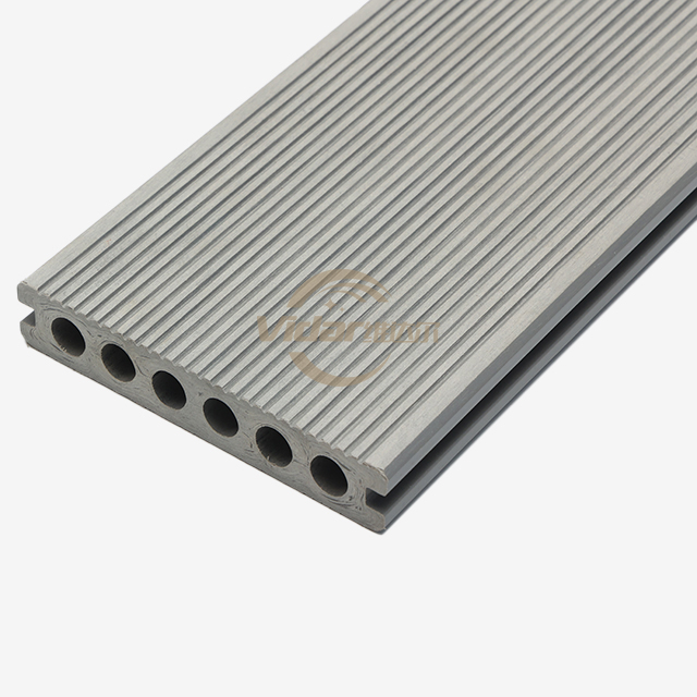 Espacement et espacement appropri&eacute;s pour les installations de terrasses en composite